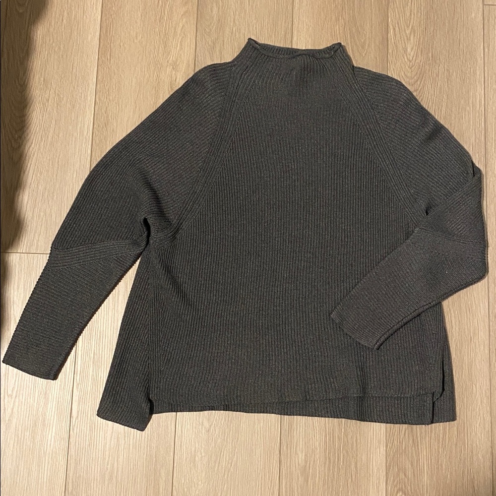 Elie Tahari Grey Ribbed Mock Neck Sweater